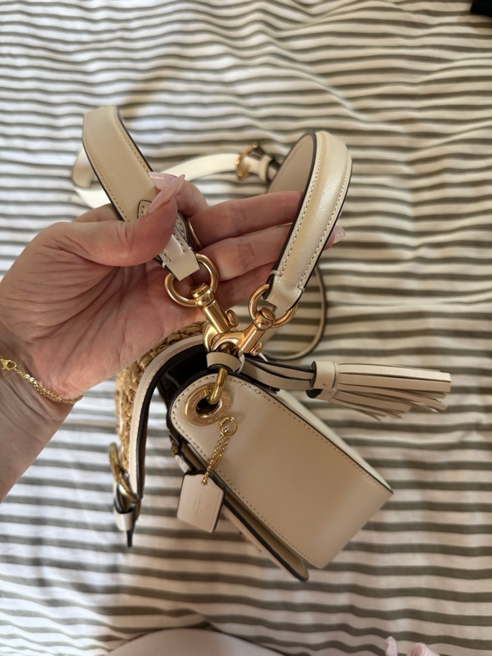 Discontinued Coach Woven Straw Crossbody Bag w/ Cream White Leather Trim Gold - Picture 9 of 11